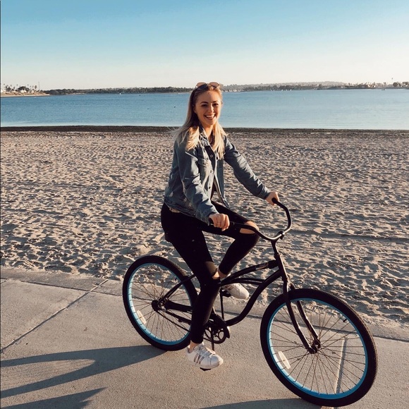 Meet your Posher, Tory - Picture 5 of 5